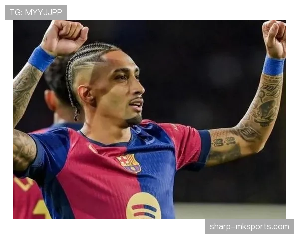 拉菲尼亚入选FIFA最佳阵容,彰显个人实力跃升与新星崛起潜力 拉菲尼亚入选FIFA最佳阵容,彰显个人实力跃升与新星崛起潜力