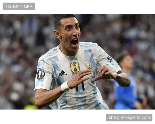 拉菲尼亚诺坎普首秀表现稳健，状态回暖备受期待