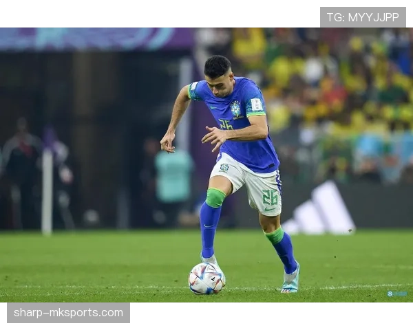 库杜斯与马丁内利：冲击型边锋的战术角色与生涯路径对比