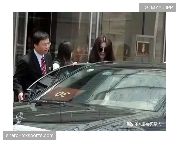 施洋居然开豪车去训练？这日常反差我服了！